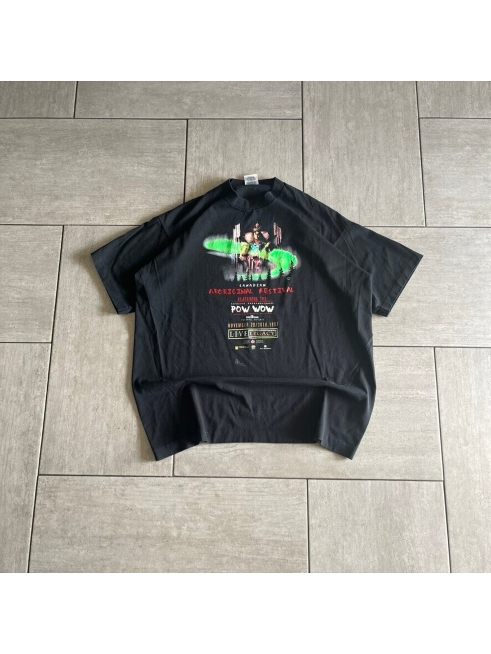 Vintage Fruit of the Loom Canadian Aboriginal Festival Graphic Tee XL